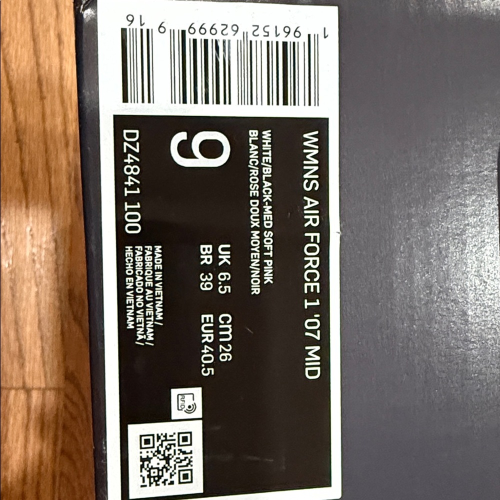 Nike Air Force 1 Animal Print Sneakers - Picture 5 of 5